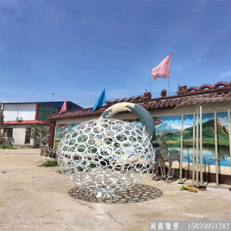 不銹鋼白色鏤空球噴漆工藝，單層工藝，厚度8mm