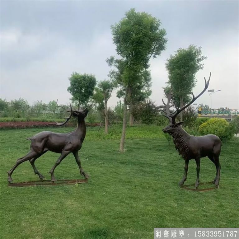 鑄銅鹿雕塑 動(dòng)物鹿雕塑景觀雕塑廠家